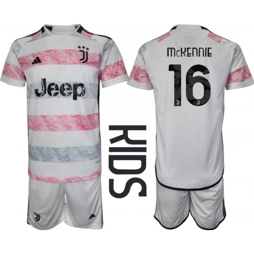 Maillot de foot Juventus Weston McKennie #16 Extérieur enfant 2023-24 Manches Courte (+ pantalon court)